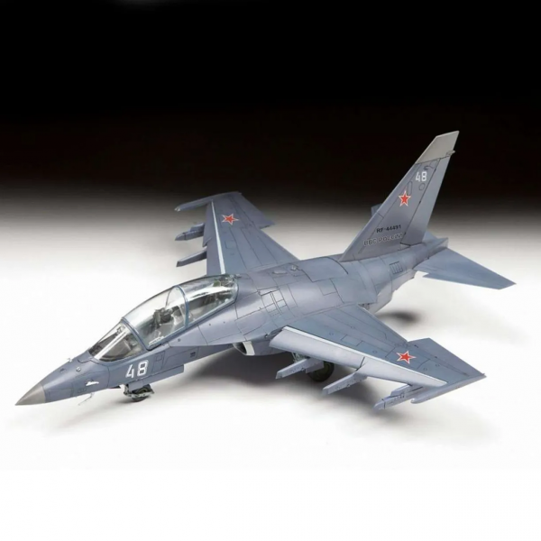 Сборная модель "Российский штурмовик Як-130" подарочный набор